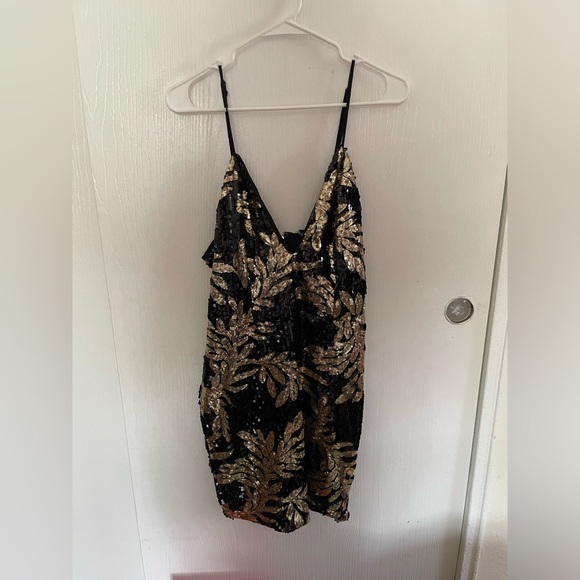 Sequin leaf pattern mini dress - Picture 2 of 6